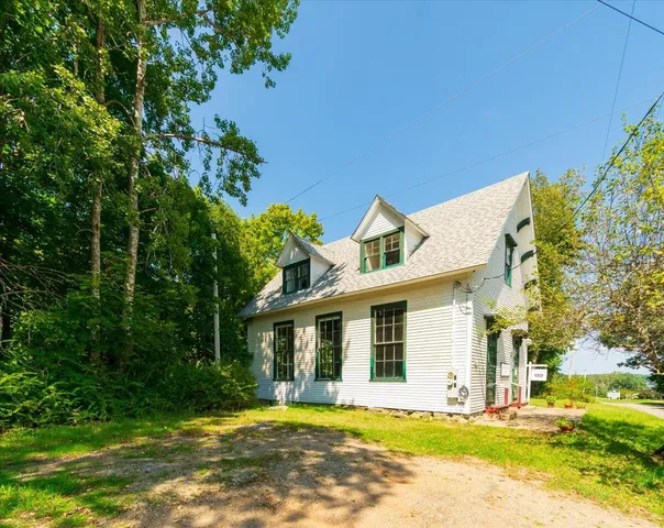 $425,000 | 300 Main Road, Islesboro, ME 04848