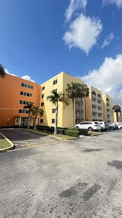 $1,800 | 6980 Northwest 186th Street, Unit 3126, Hialeah, FL 33015