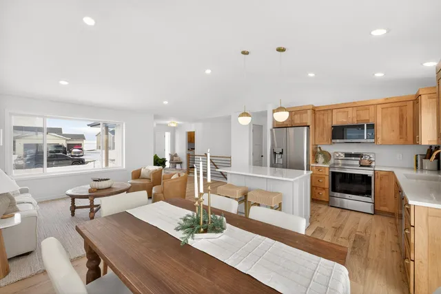 $469,900 | 915 7th Avenue, Wanamingo, MN 55983