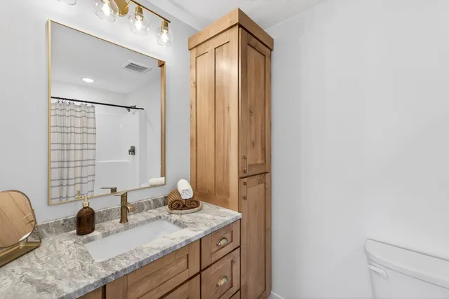 $469,900 | 915 7th Avenue, Wanamingo, MN 55983