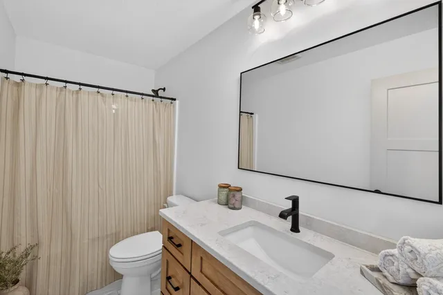 $469,900 | 915 7th Avenue, Wanamingo, MN 55983