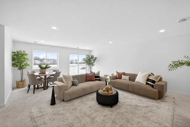 $469,900 | 915 7th Avenue, Wanamingo, MN 55983