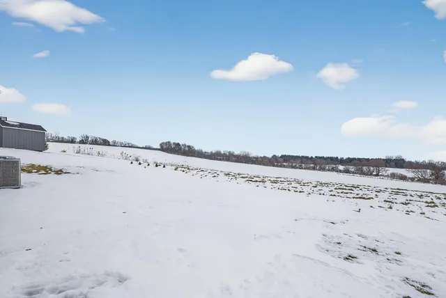 $469,900 | 915 7th Avenue, Wanamingo, MN 55983