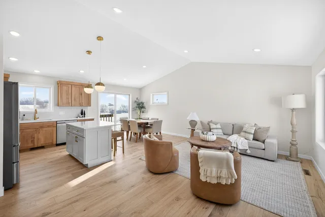 $469,900 | 915 7th Avenue, Wanamingo, MN 55983