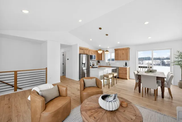 $469,900 | 915 7th Avenue, Wanamingo, MN 55983