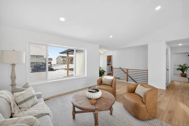 $469,900 | 915 7th Avenue, Wanamingo, MN 55983