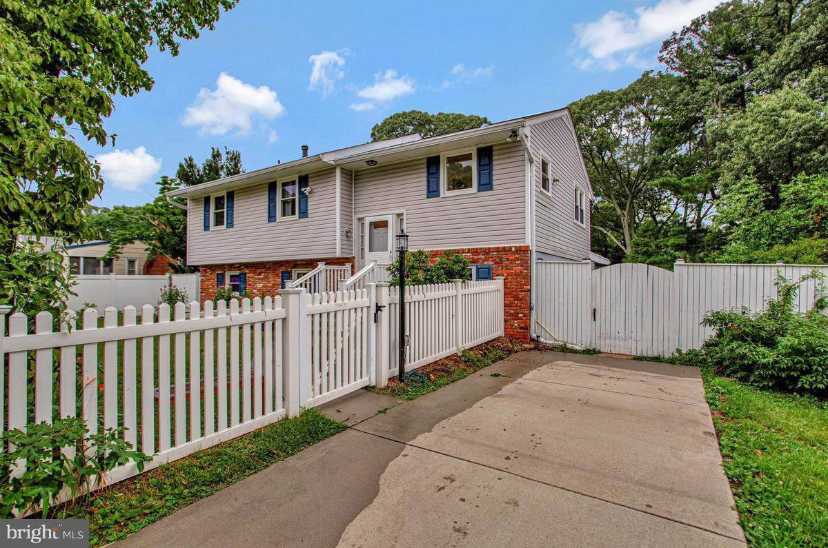 454 Manor Road Arnold, MD 21012 - Photo 3 of 36