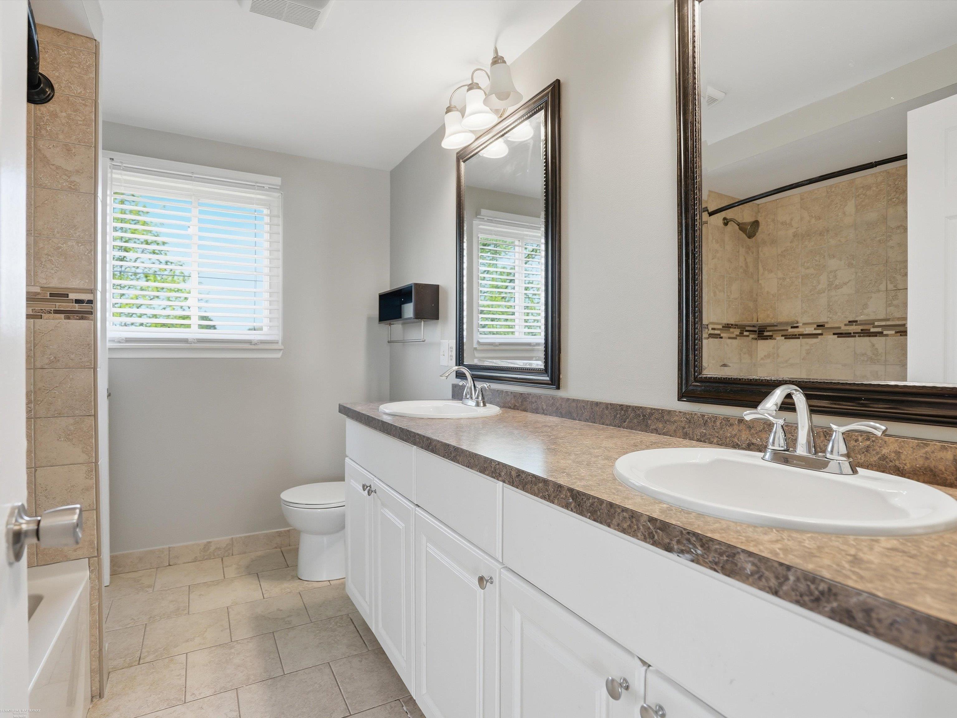 1405 Shaker Street Troy, MI 48083 - Photo 25 of 51 50205374-54b62a49-bdfc-477b-ba53-2e6c7a2e185a.JPG