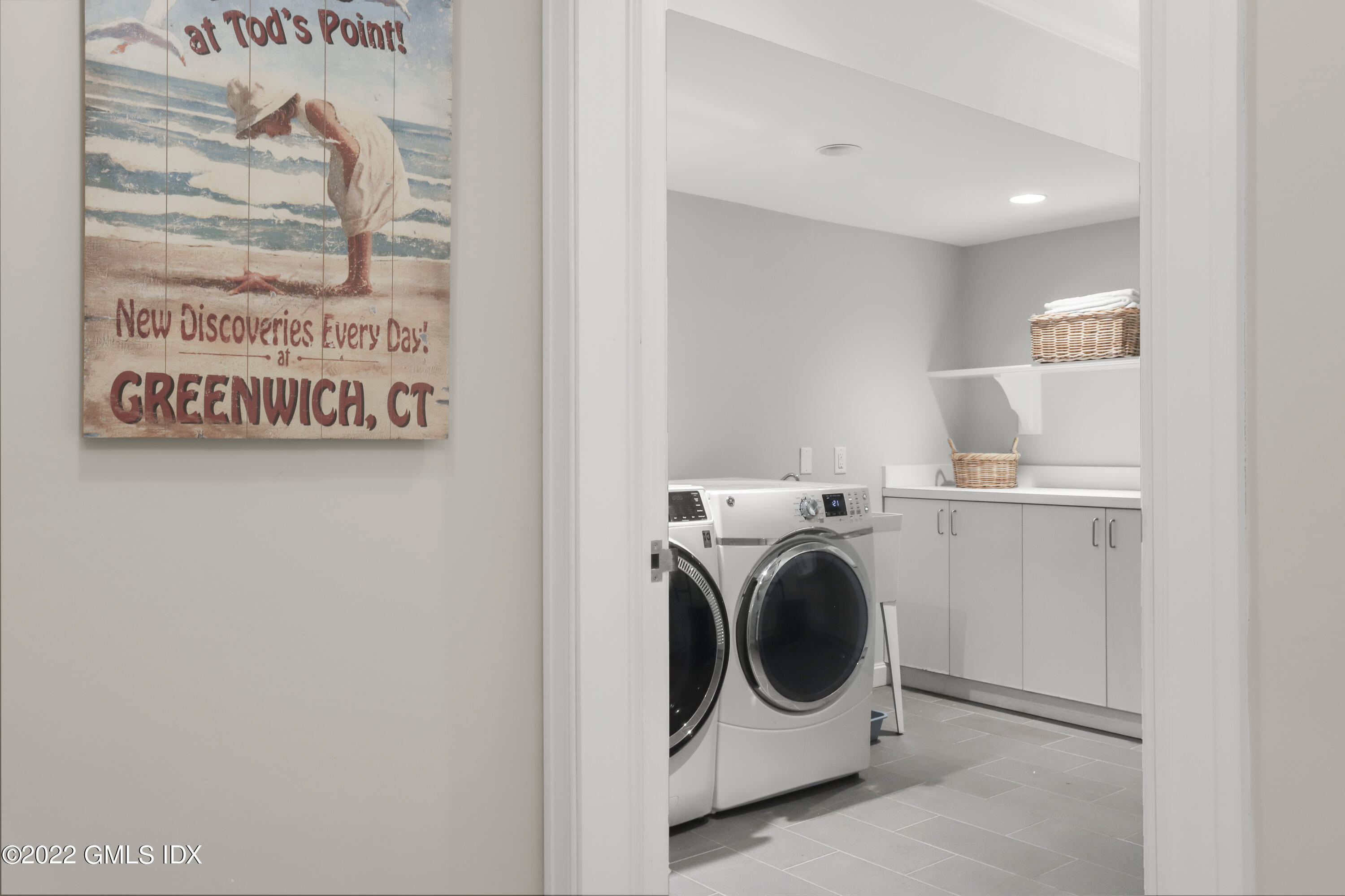22 Glen Road Greenwich, CT 06830 - Photo 25 of 30 a utility room with dryer and washer