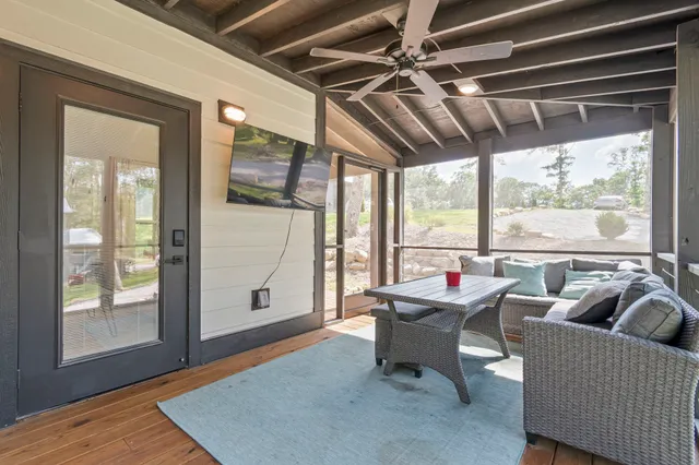 a view of a yard with a tree