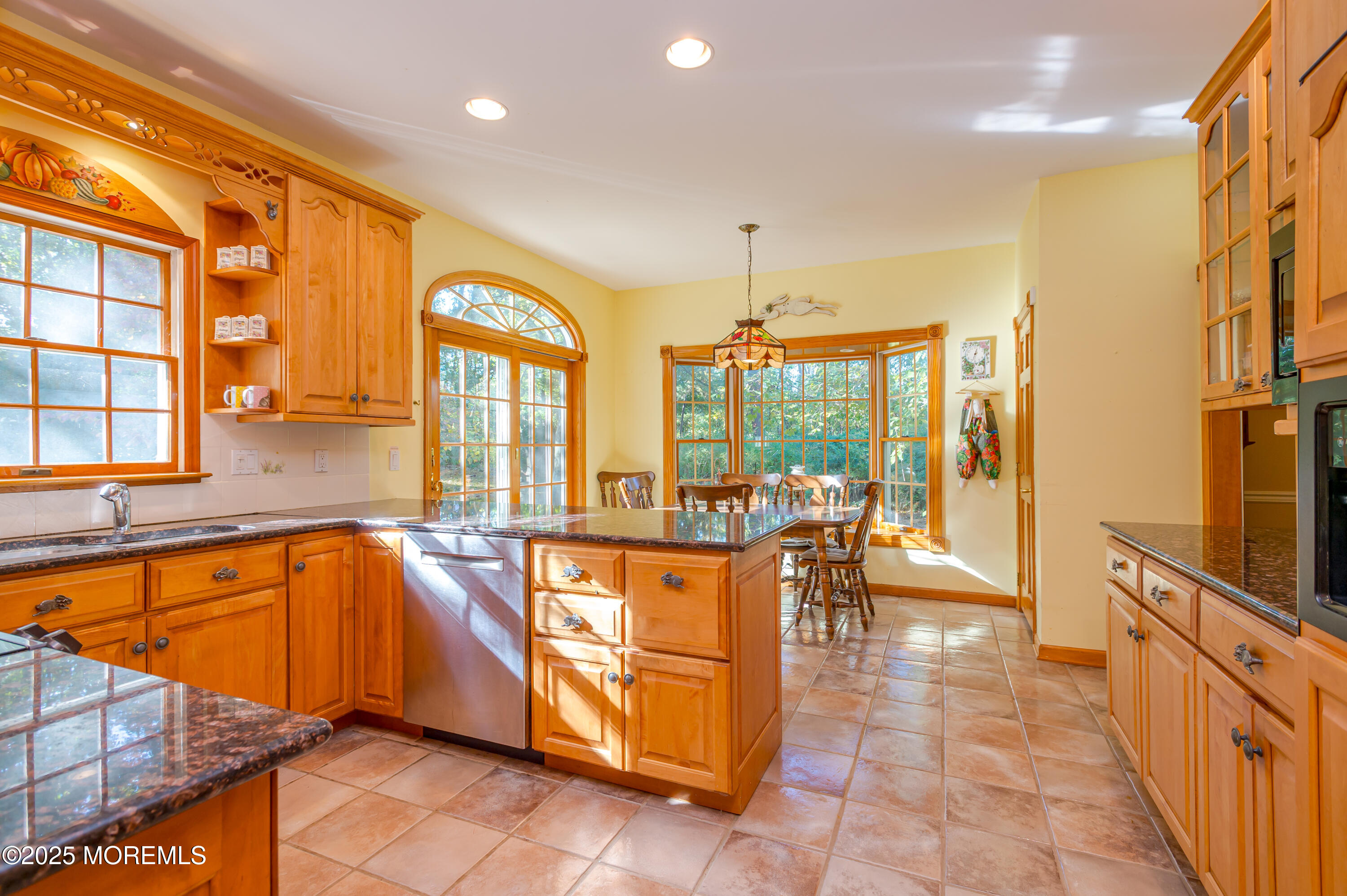 16 Briarhill Road Holmdel, NJ 07733 - Photo 11 of 33 KITCHEN