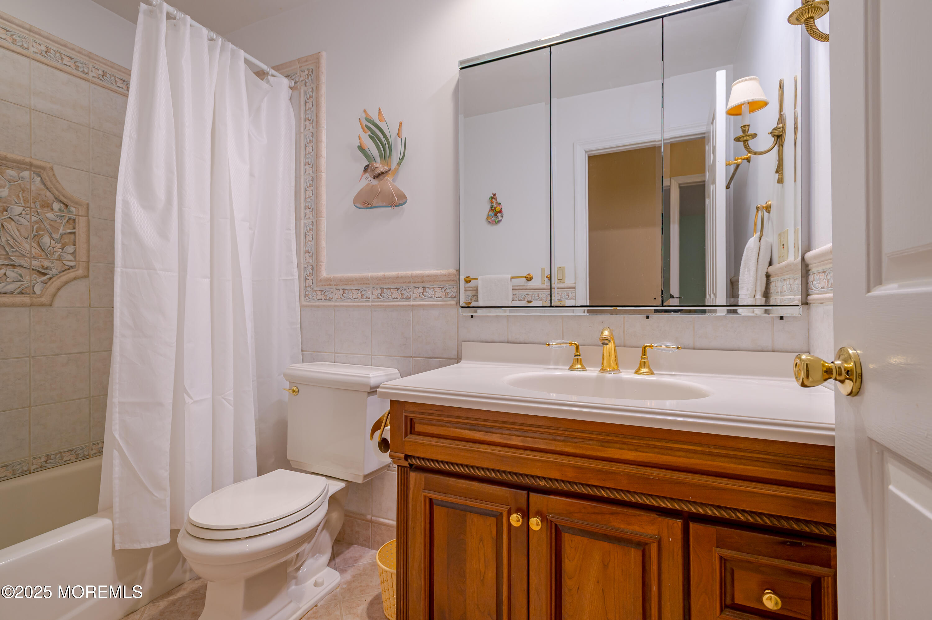 16 Briarhill Road Holmdel, NJ 07733 - Photo 13 of 33 MAIN BATH