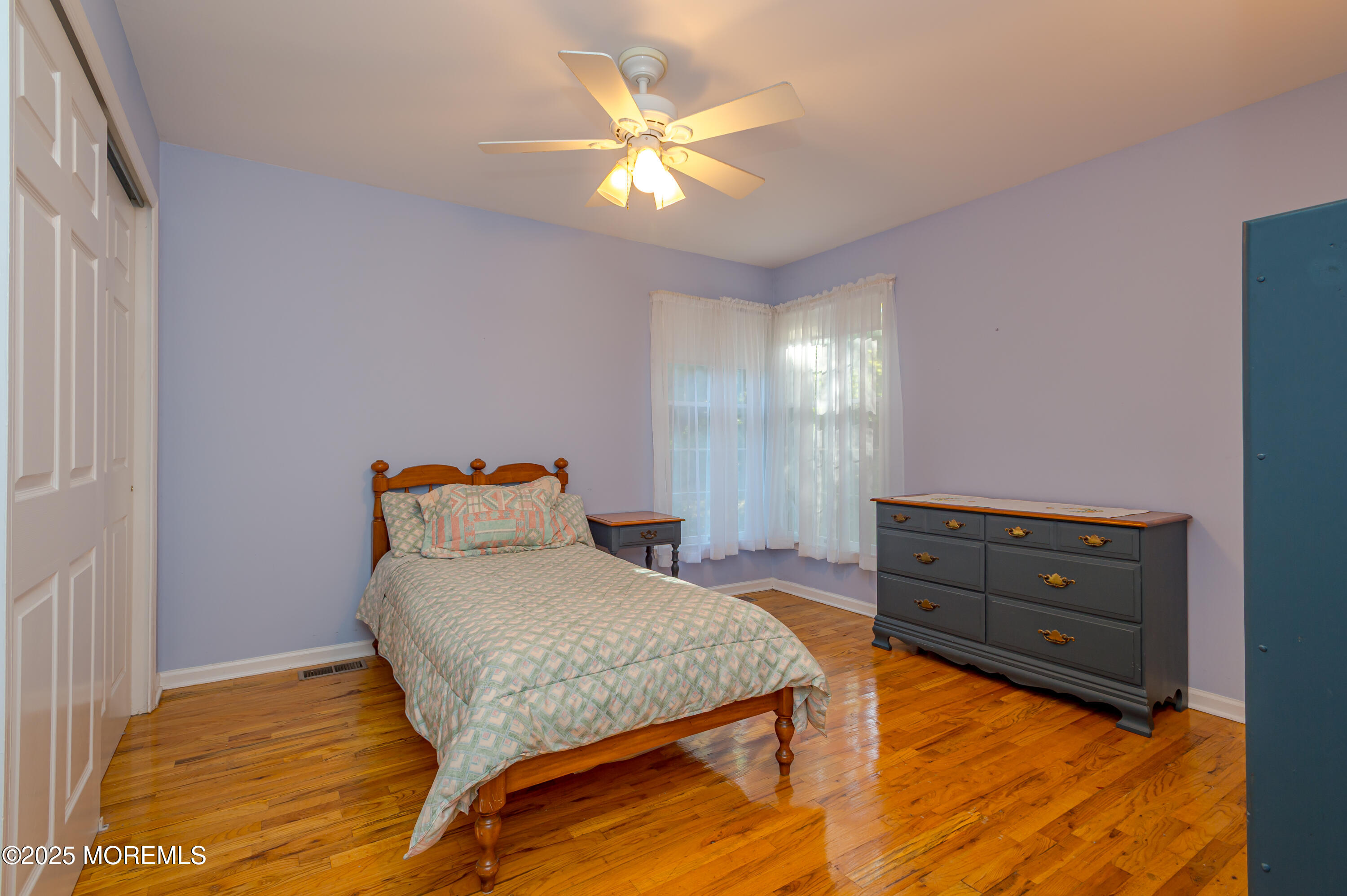16 Briarhill Road Holmdel, NJ 07733 - Photo 17 of 33 BEDROOM