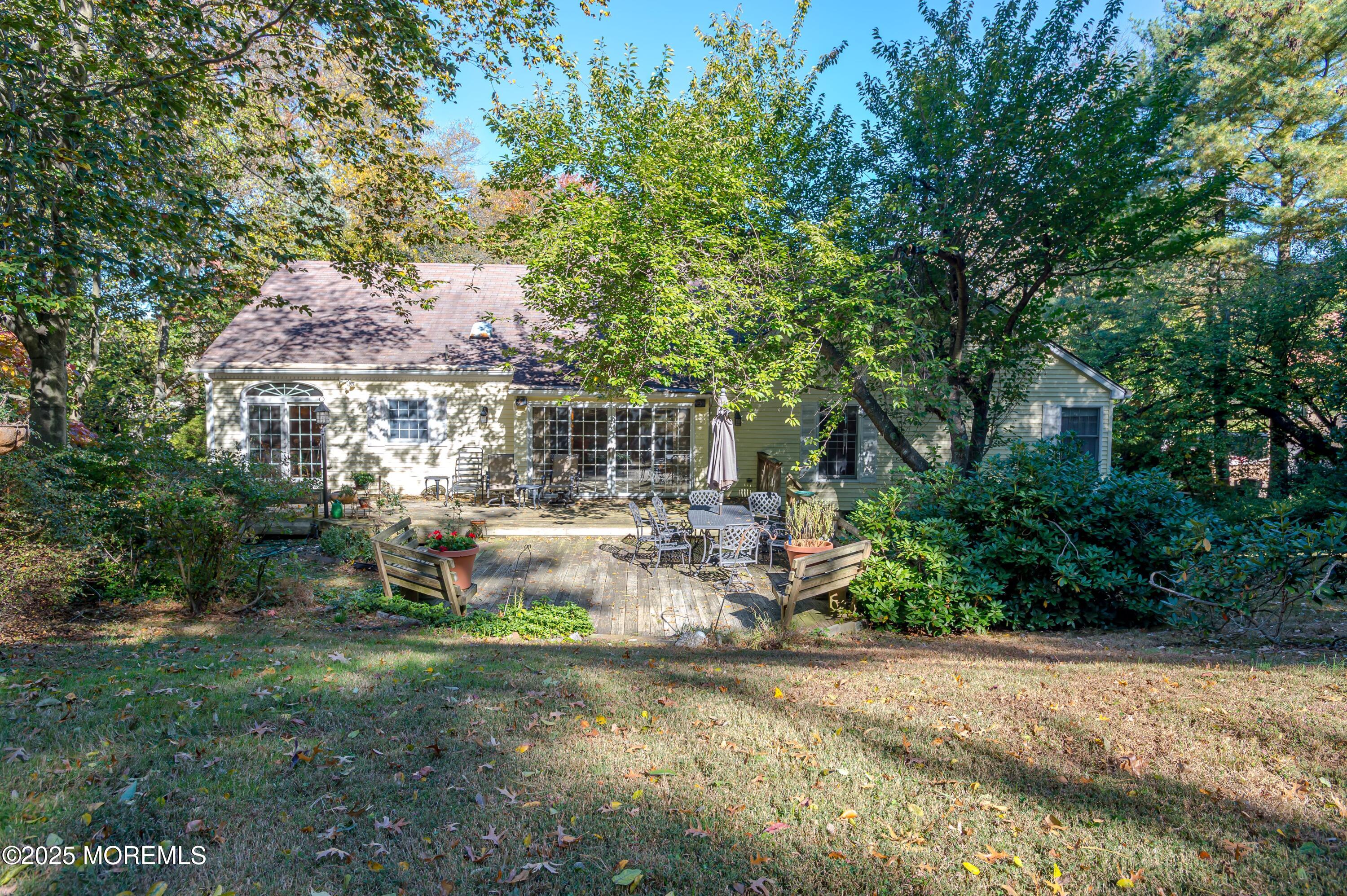 16 Briarhill Road Holmdel, NJ 07733 - Photo 2 of 33 holmdel16BriarhillRd027