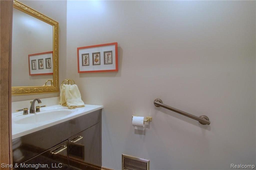 350 Neff Road Grosse Pointe, MI 48230 - Photo 20 of 30