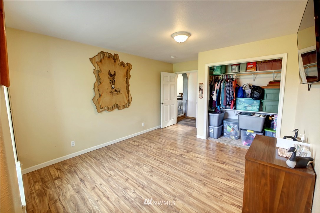 7 Woods Road Omak, WA 98841 - Photo 18 of 39 a view of a room with gym equipment