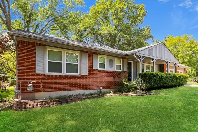 $1,950 | 2301 Northwest 87 Street, Kansas City, MO 64154