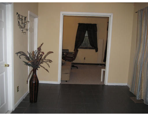 14 Bruce Street Springfield, MA 01119 - Photo 8 of 9