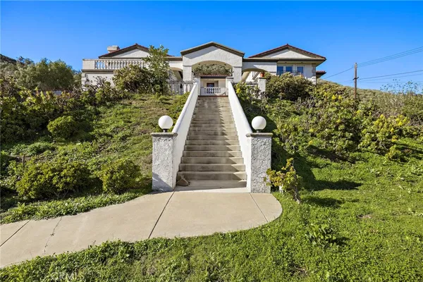 a view of a large building