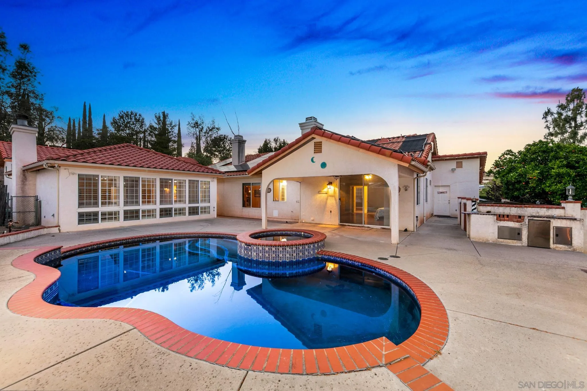2389 Victoria Circle Alpine, CA 91901 - Photo 5 of 50