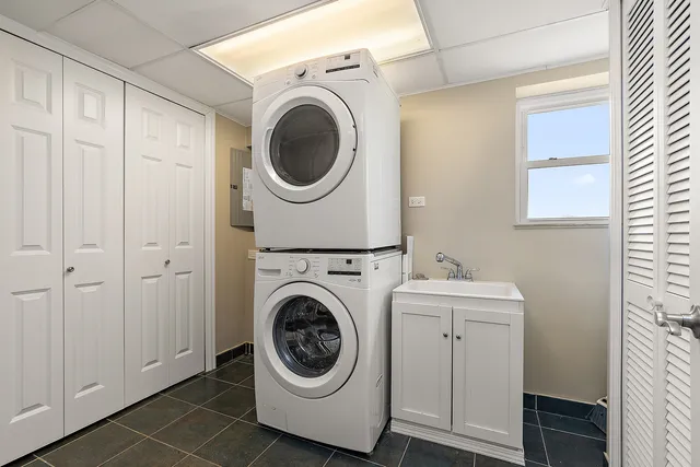 $365,000 | 17012 Redwood Court, Orland Hills, IL 60487