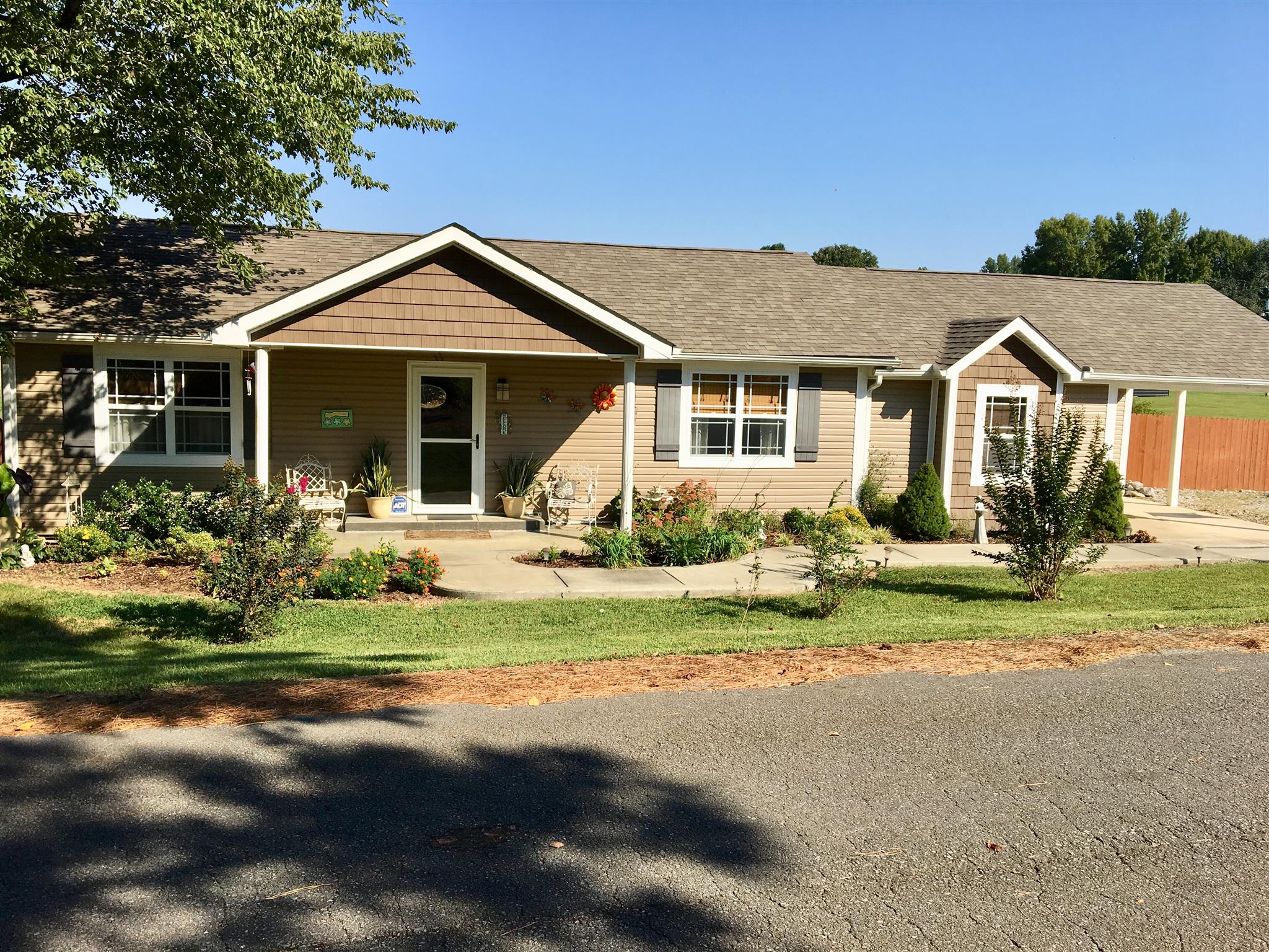 81 Rye Street McEwen, TN 37101 - Photo 1 of 16 Perfect 1 level with all the upgrades.