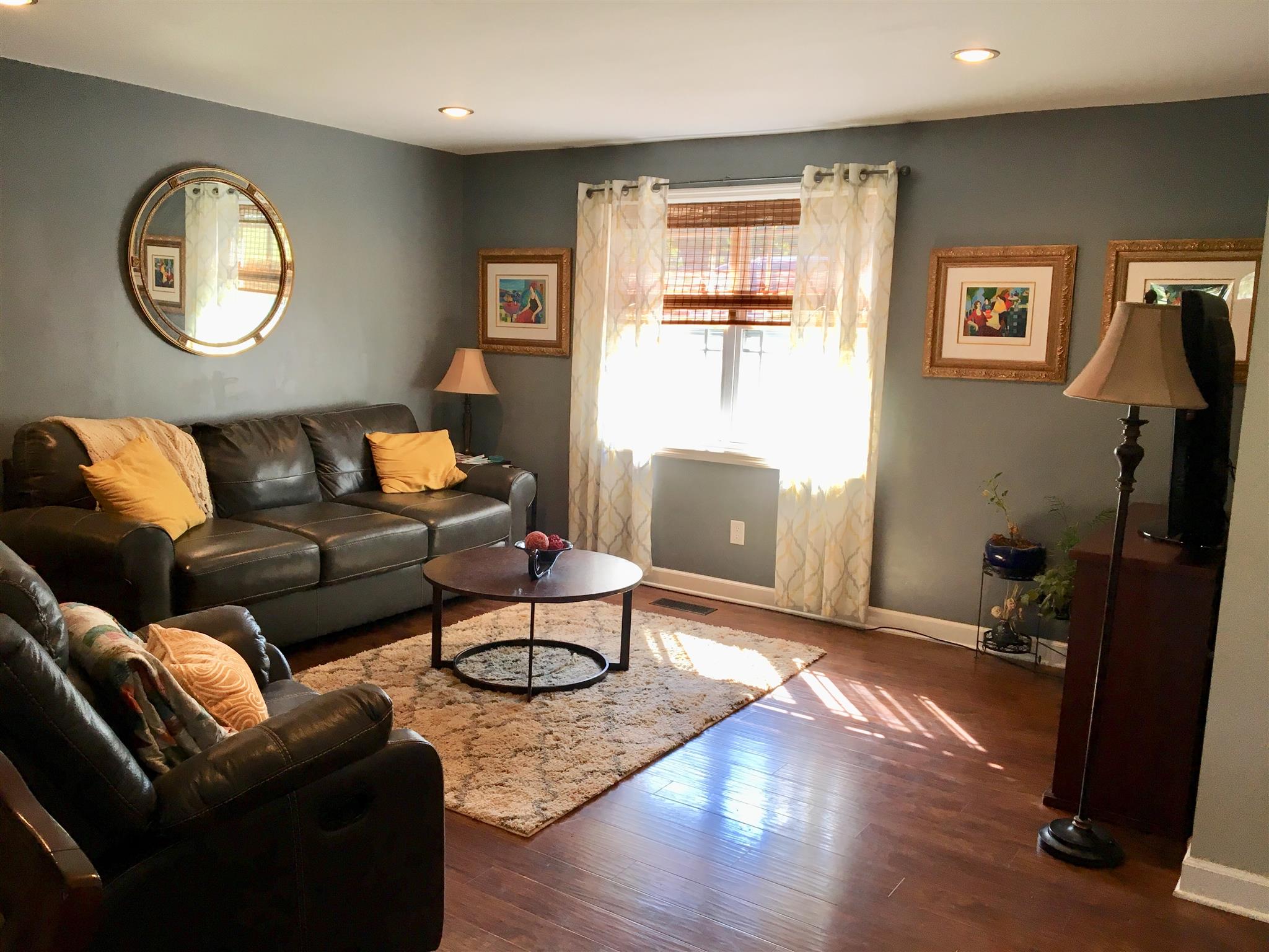 81 Rye Street McEwen, TN 37101 - Photo 2 of 16 Open concept with laminate flooring in living.