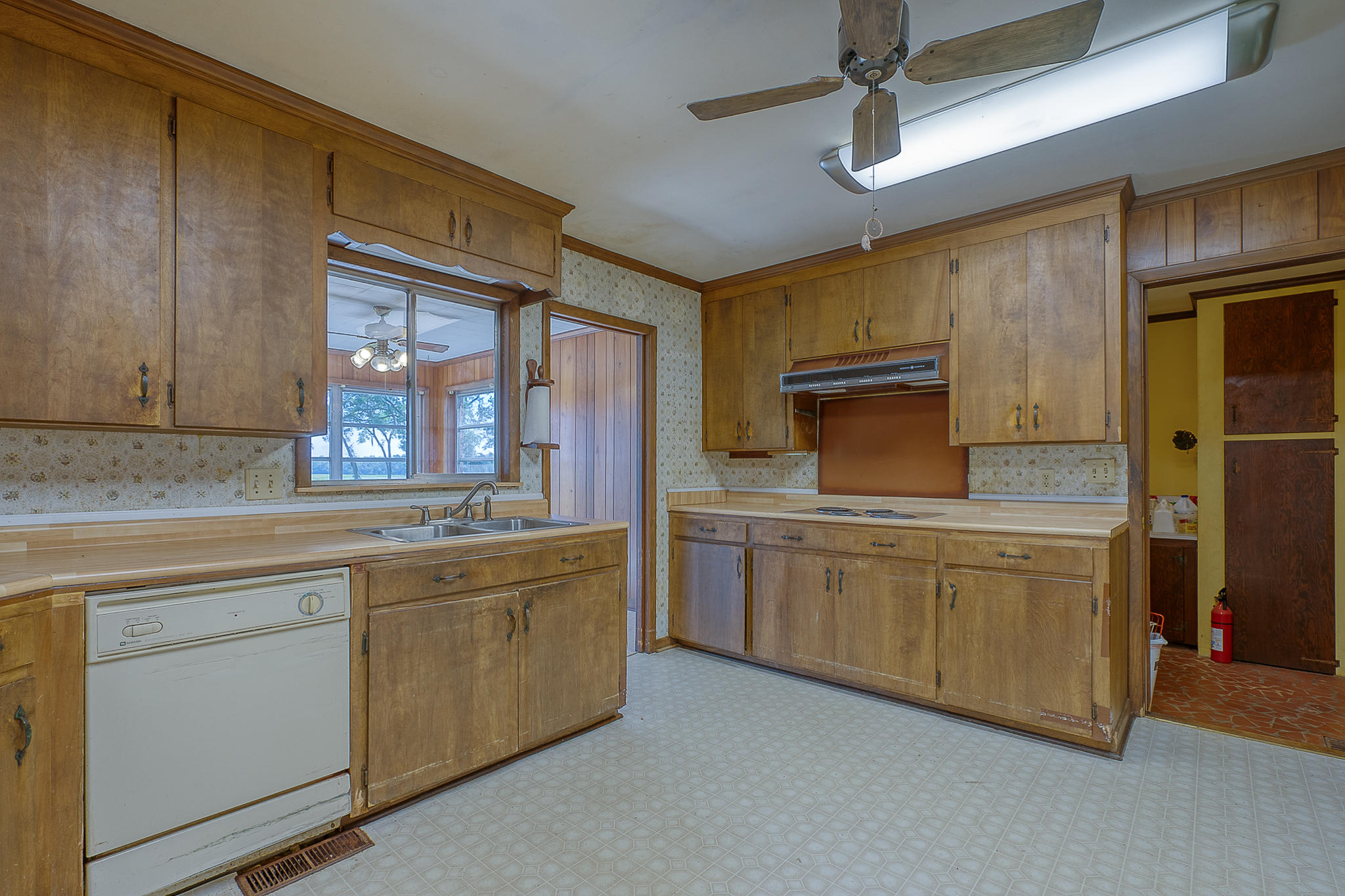7599 Patterson Road Beaufort, SC 29906 - Photo 31 of 56 Kitchen