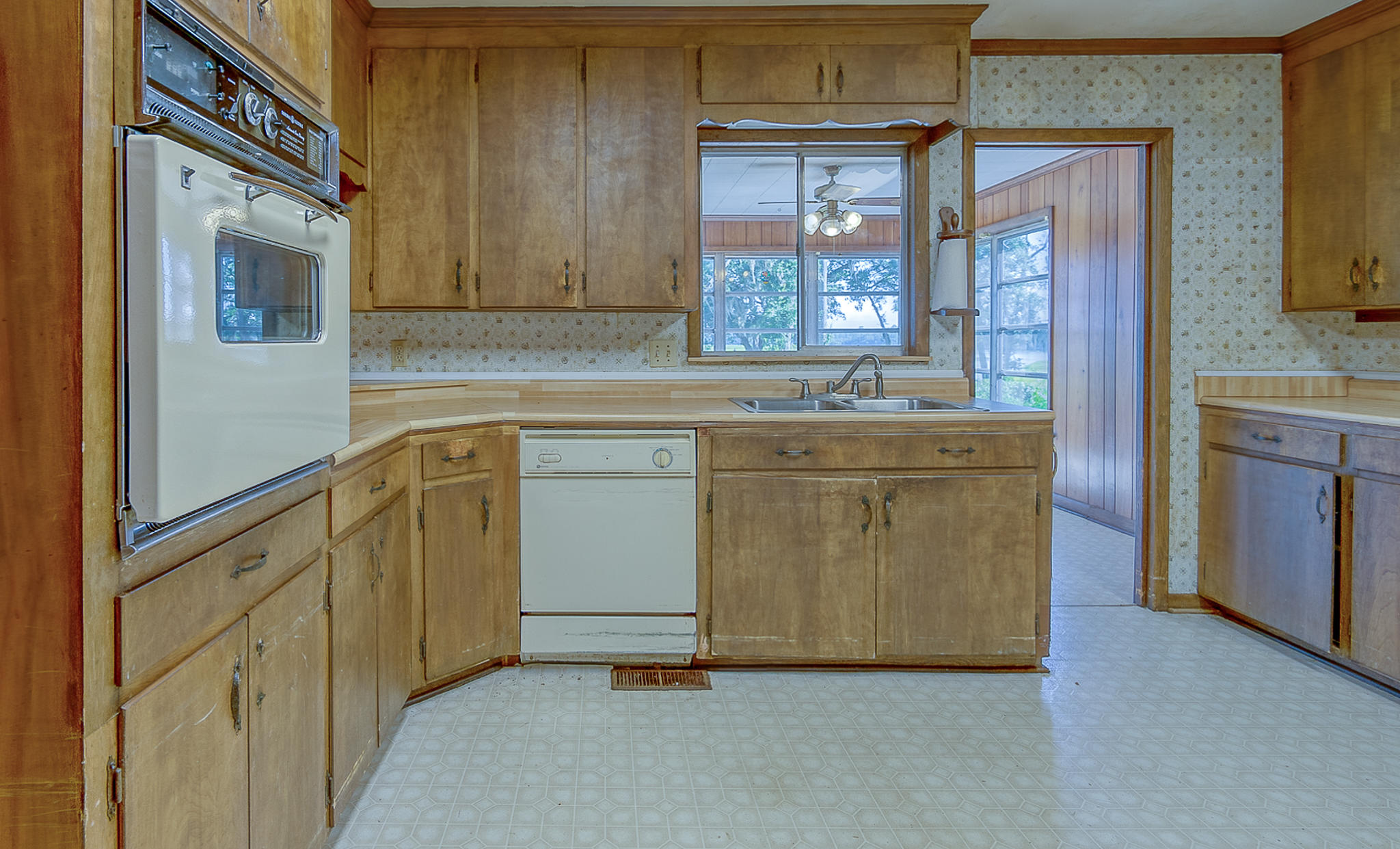 7599 Patterson Road Beaufort, SC 29906 - Photo 32 of 56 Kitchen