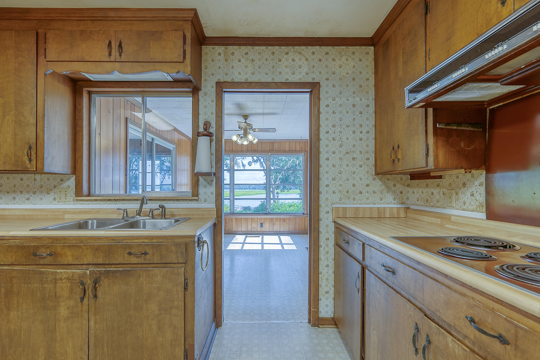 7599 Patterson Road Beaufort, SC 29906 - Photo 35 of 56 Kitchen