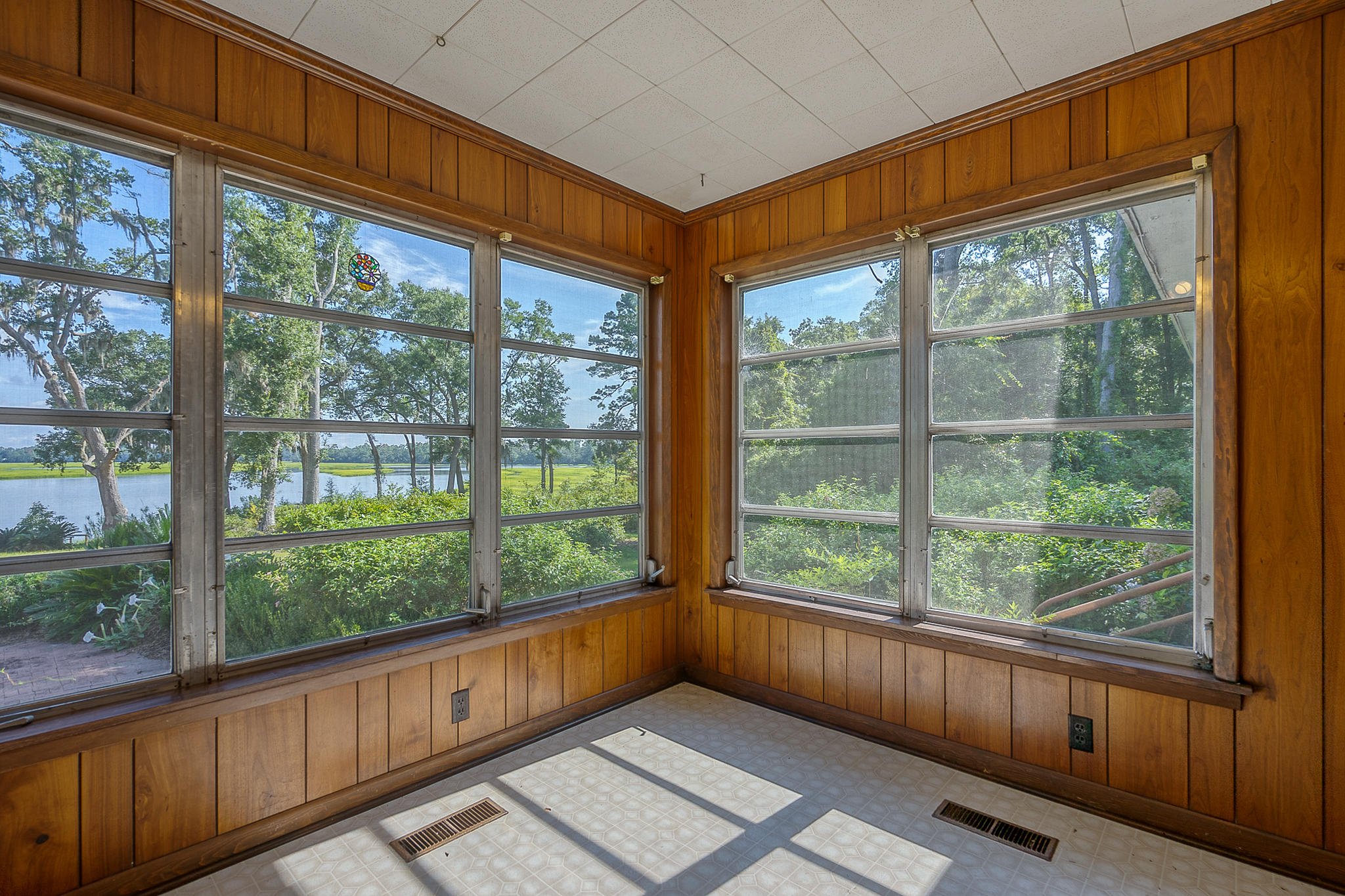 7599 Patterson Road Beaufort, SC 29906 - Photo 37 of 56 Sunroom