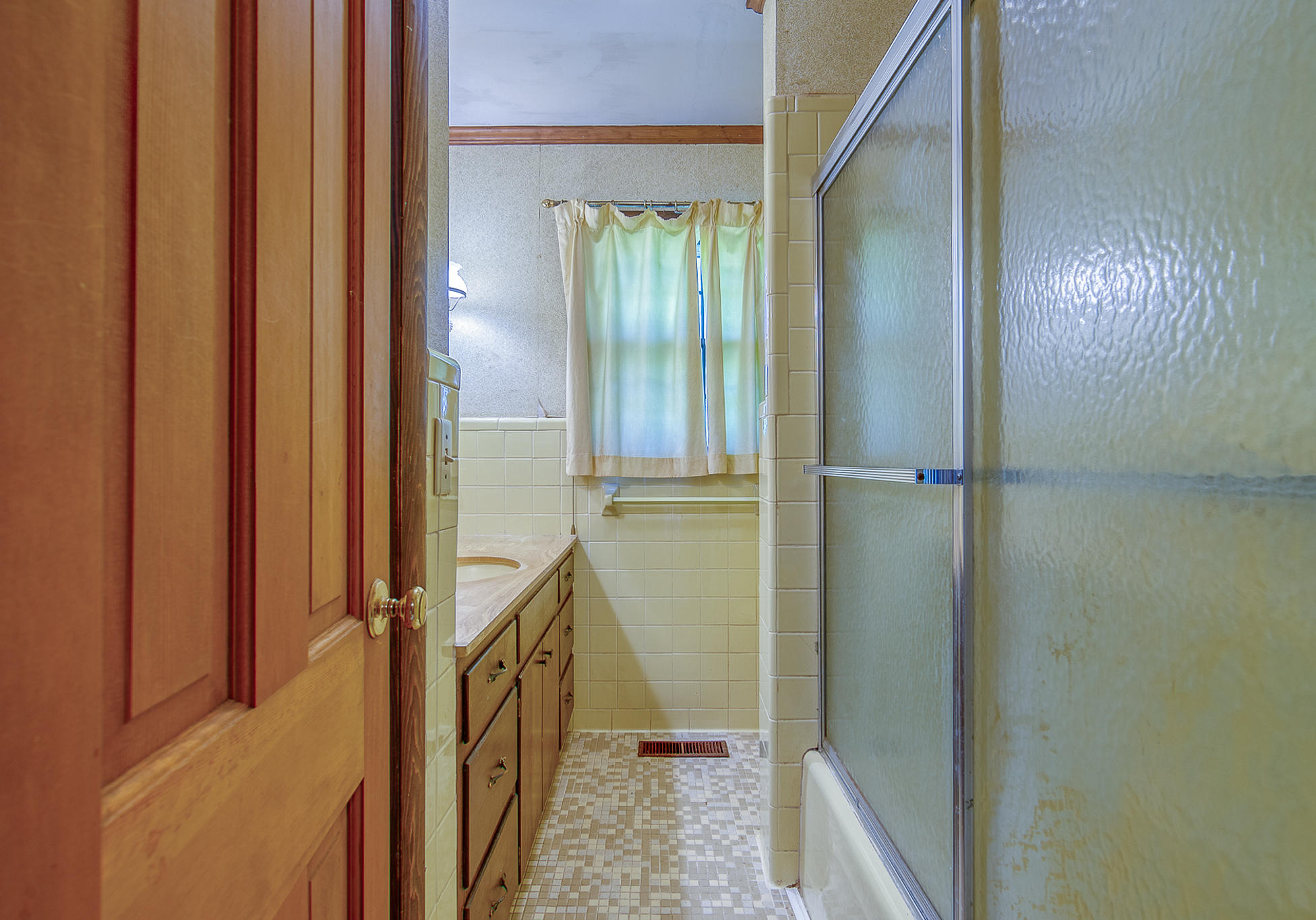 7599 Patterson Road Beaufort, SC 29906 - Photo 47 of 56 Master Bath