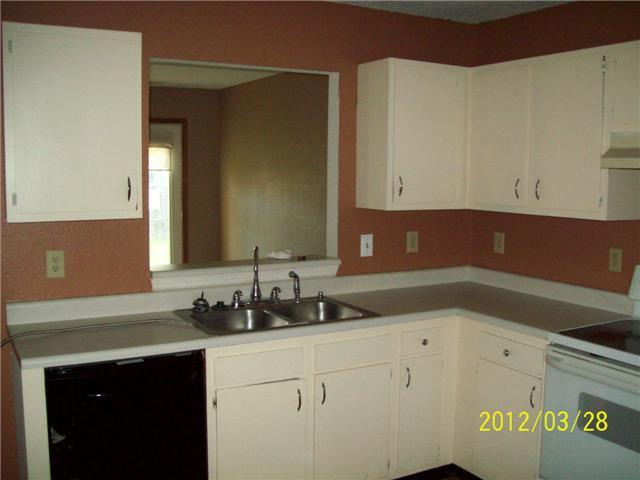 5407 Milhouse Road Indianapolis, IN 46221 - Photo 3 of 6