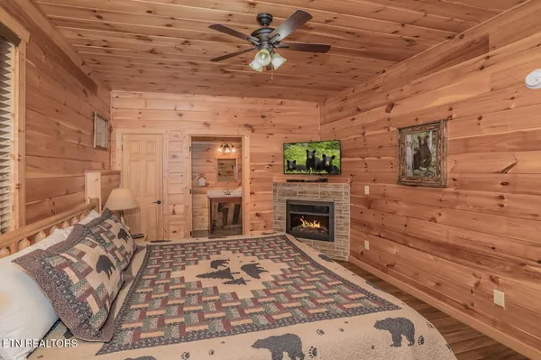 $575,000 | 935 McMakin Way, Pigeon Forge, TN 37863