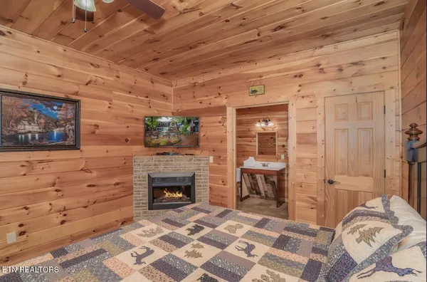 $575,000 | 935 McMakin Way, Pigeon Forge, TN 37863