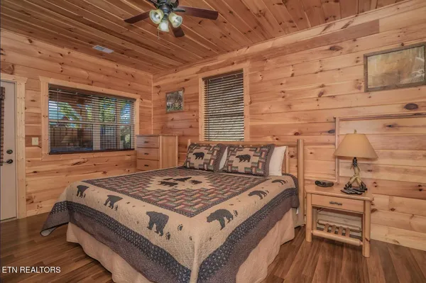 $575,000 | 935 McMakin Way, Pigeon Forge, TN 37863