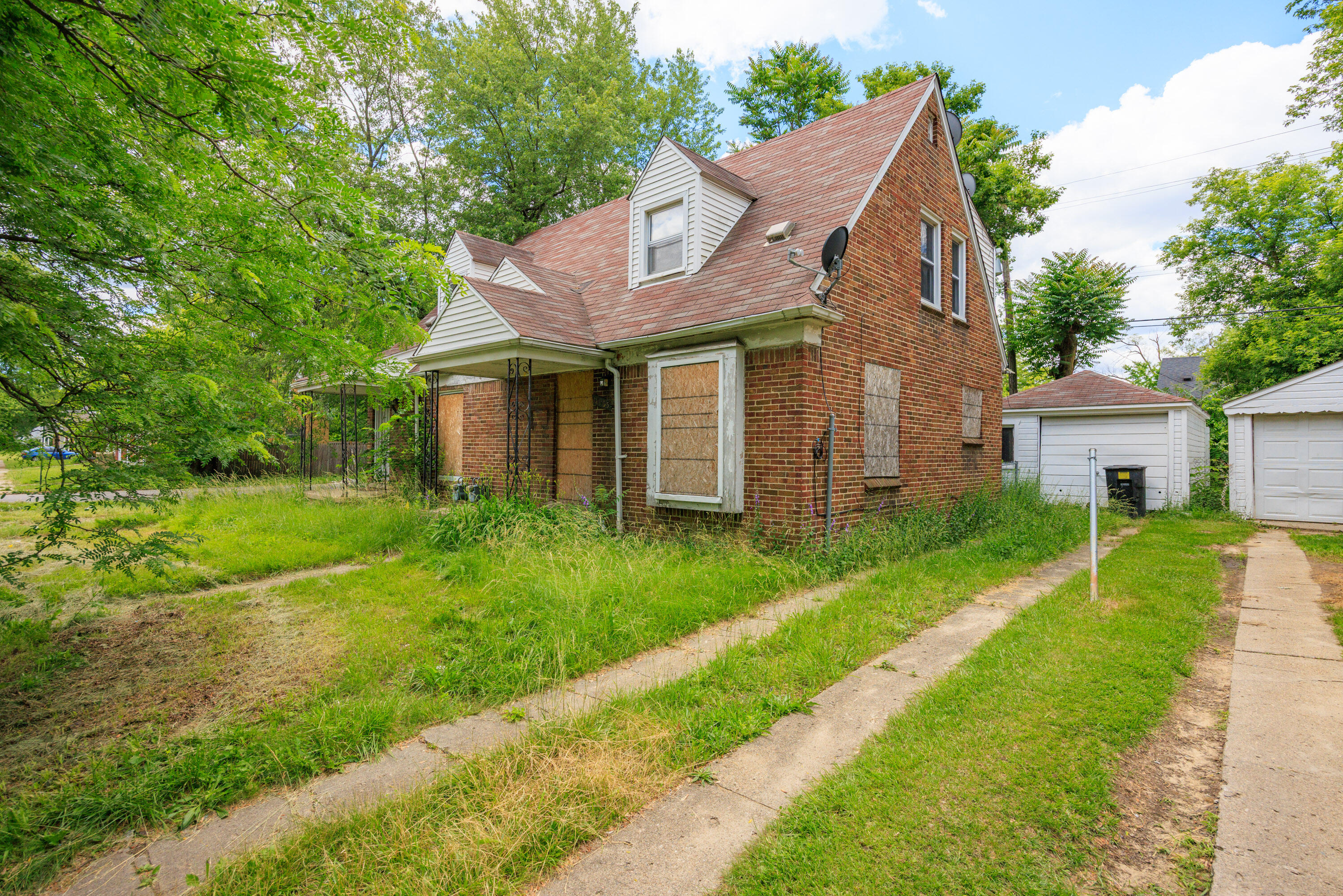 18903 Evergreen Road Detroit, MI 48219 - Photo 1 of 17 FRONT PHOTO