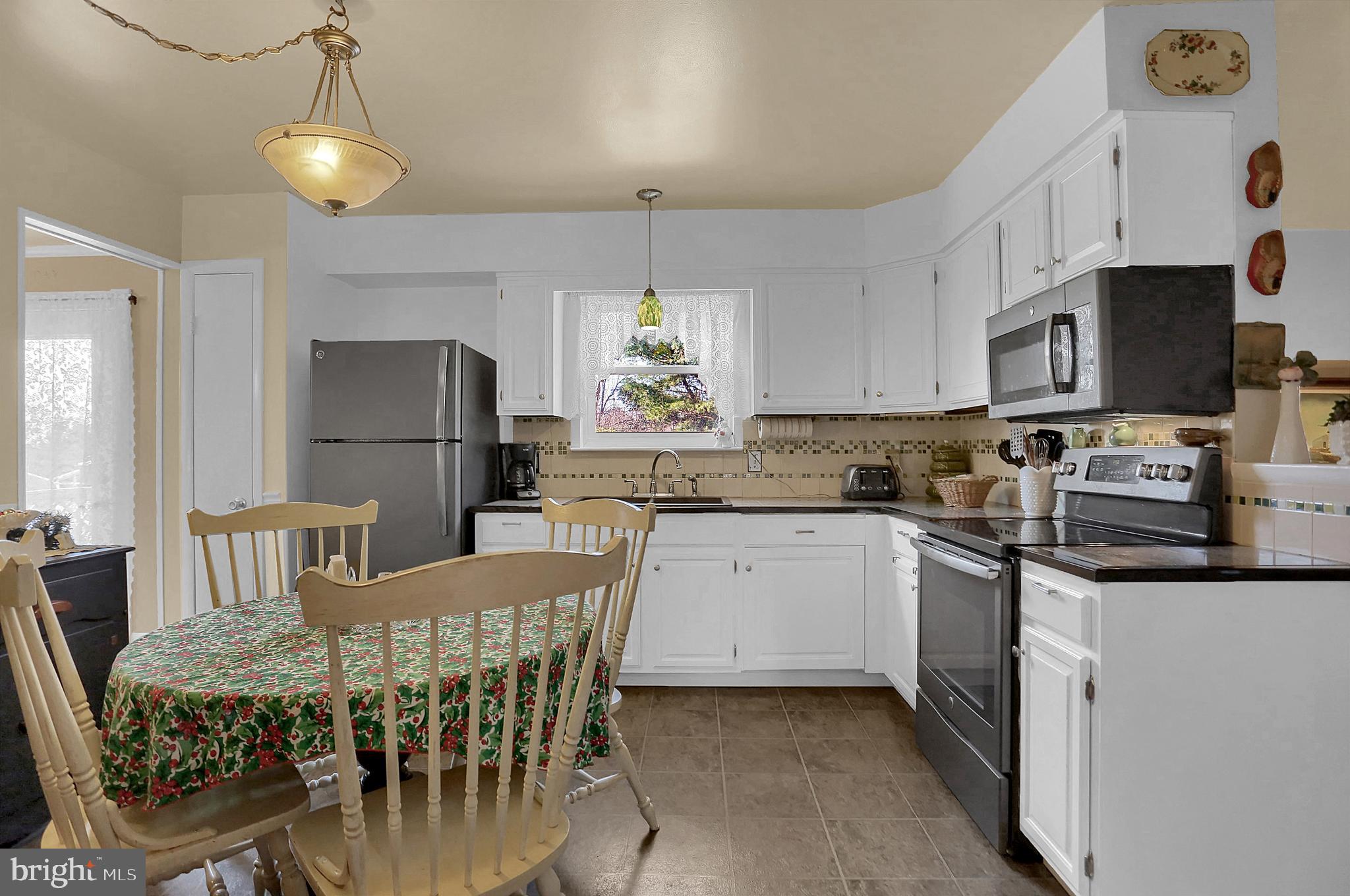442 Springhouse Road Harrisburg, PA 17111 - Photo 11 of 40 Gallery Image 11