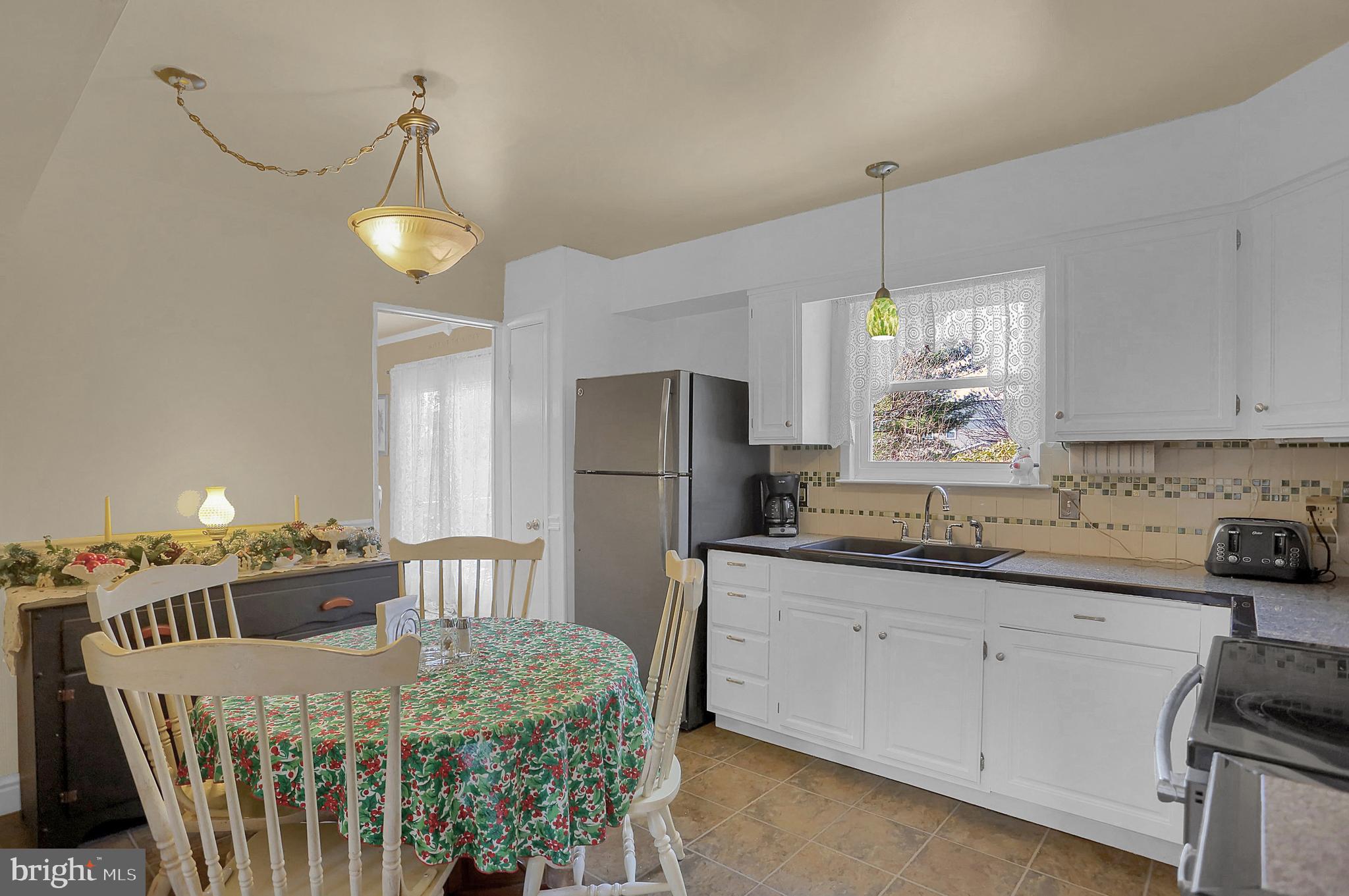 442 Springhouse Road Harrisburg, PA 17111 - Photo 12 of 40 Gallery Image 12