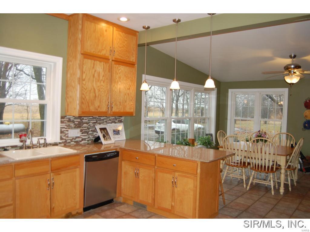 4272 Blackburn Road Edwardsville, IL 62025 - Photo 16 of 24