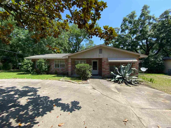 $1,500 | 4416 Creighton Road, Pensacola, FL 32504