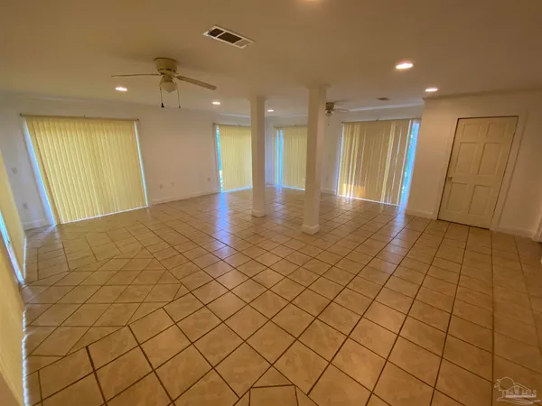 $1,500 | 4416 Creighton Road, Pensacola, FL 32504