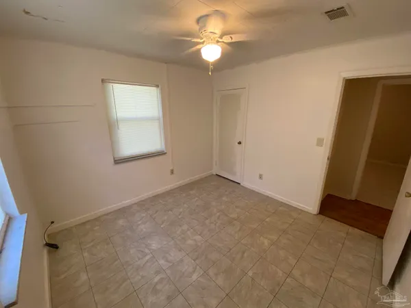 $1,500 | 4416 Creighton Road, Pensacola, FL 32504