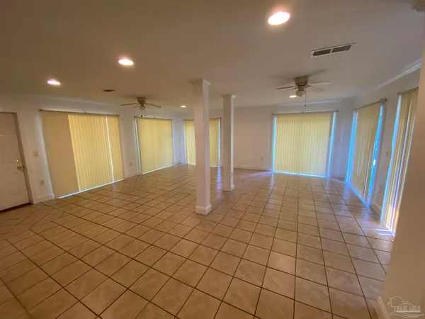 $1,500 | 4416 Creighton Road, Pensacola, FL 32504