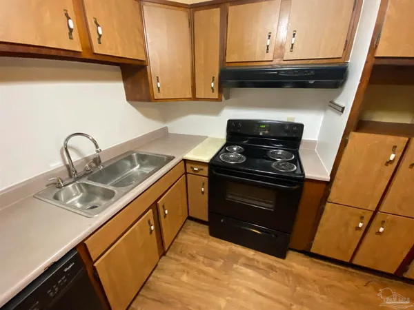 $1,500 | 4416 Creighton Road, Pensacola, FL 32504