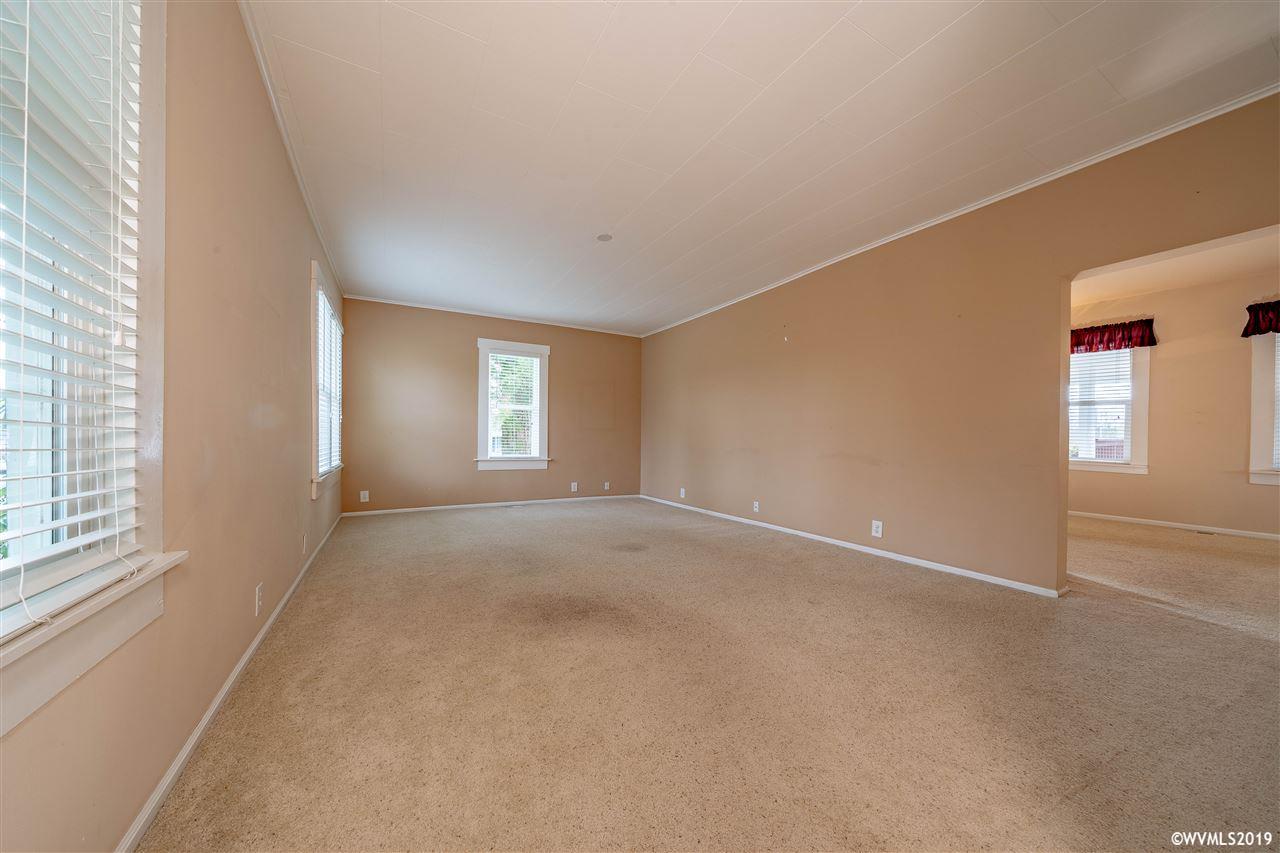1140 Gale Street Southwest Albany, OR 97321 - Photo 6 of 38 Gallery Image 6