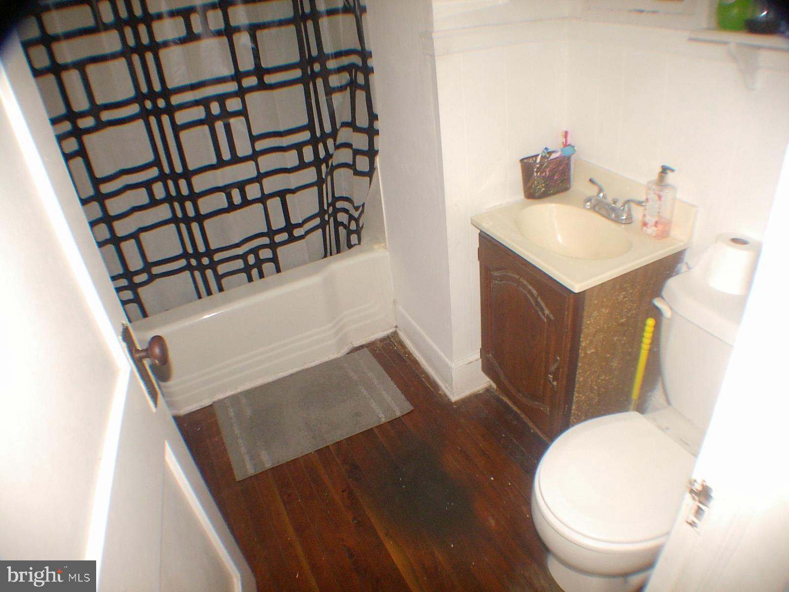502 North Pleasant Valley Road Winchester, VA 22601 - Photo 29 of 37 Full bath up and half bath down.