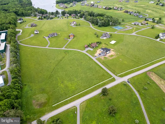 a view of a tennis court