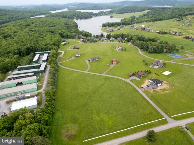a view of a tennis court