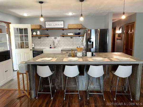 $235,000 | 747 Paulson Drive, Edwards, MO 65326